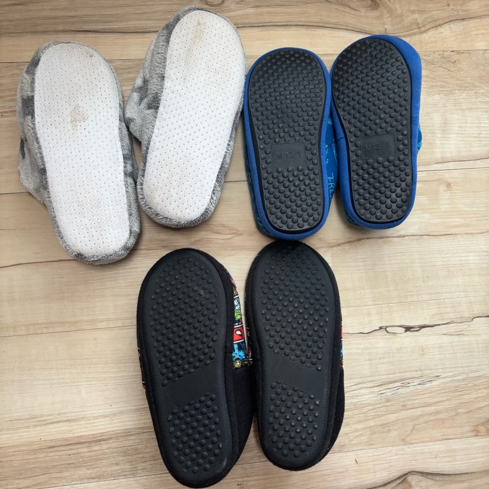 Marvel, T-Rex, Stars Bundle of Kid Slippers - Picture 5 of 6